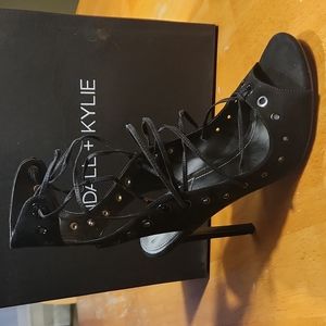 New KENDALL & KYLIE Deanna Black Suede Lace Up Pumps Heels sz 8